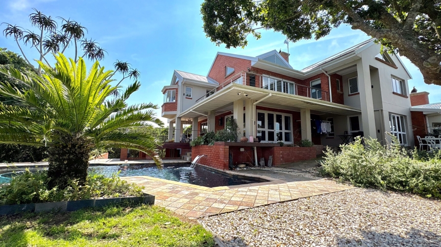 6 Bedroom Property for Sale in Lovemore Park Eastern Cape